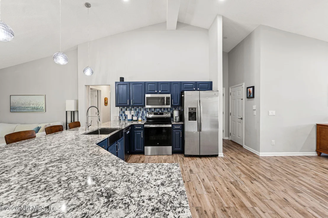 Photo of 2500 CEDAR TRACE Drive W