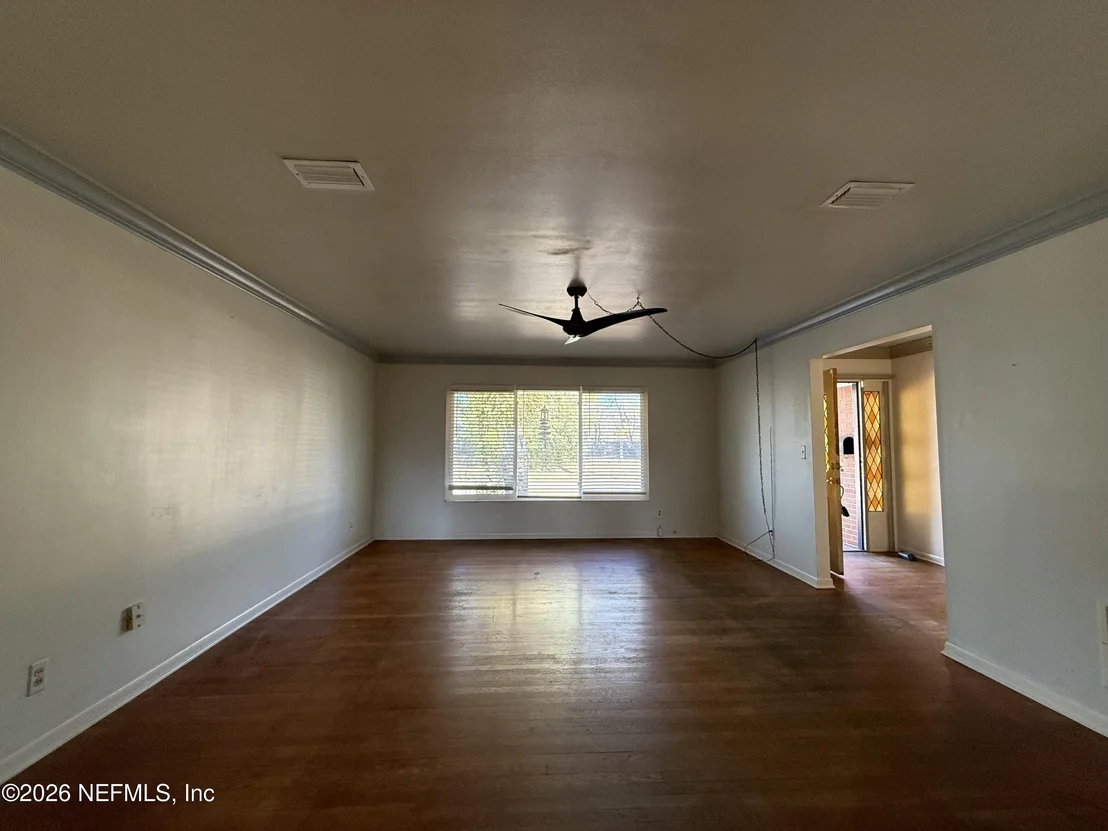 Photo of 976 TOWNSEND Boulevard