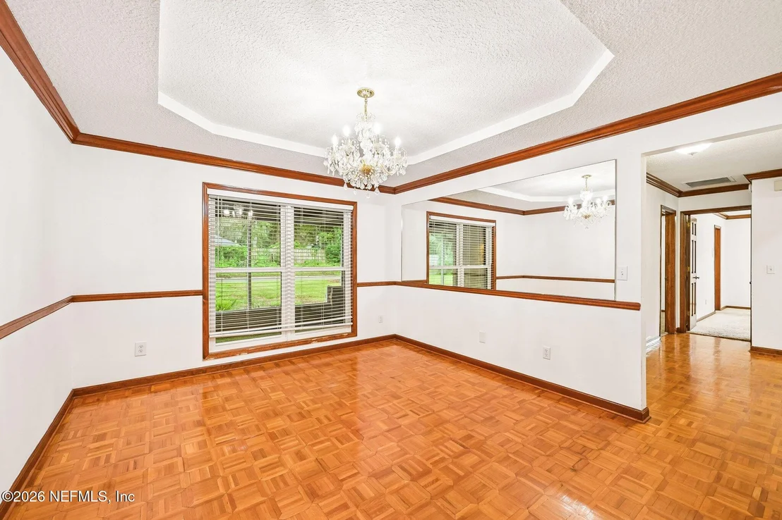 Photo of 331 OAK Drive S