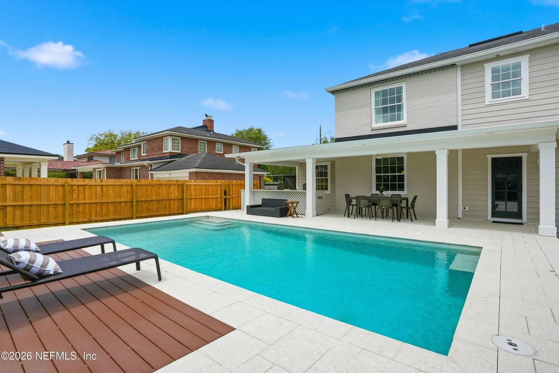 Photo of 1052 HOLLY Lane