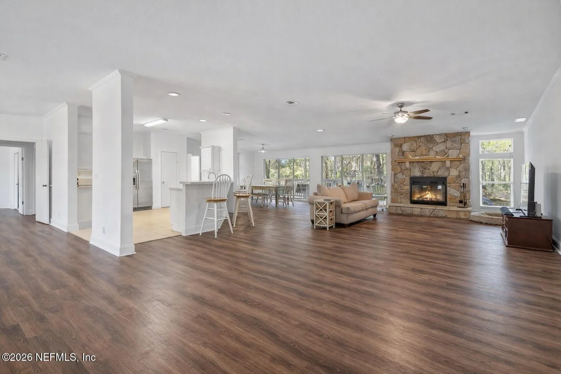 Photo of 2490 VIOLET Way