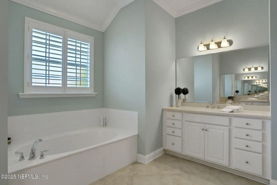Photo of 1624 SUGAR LOAF Lane