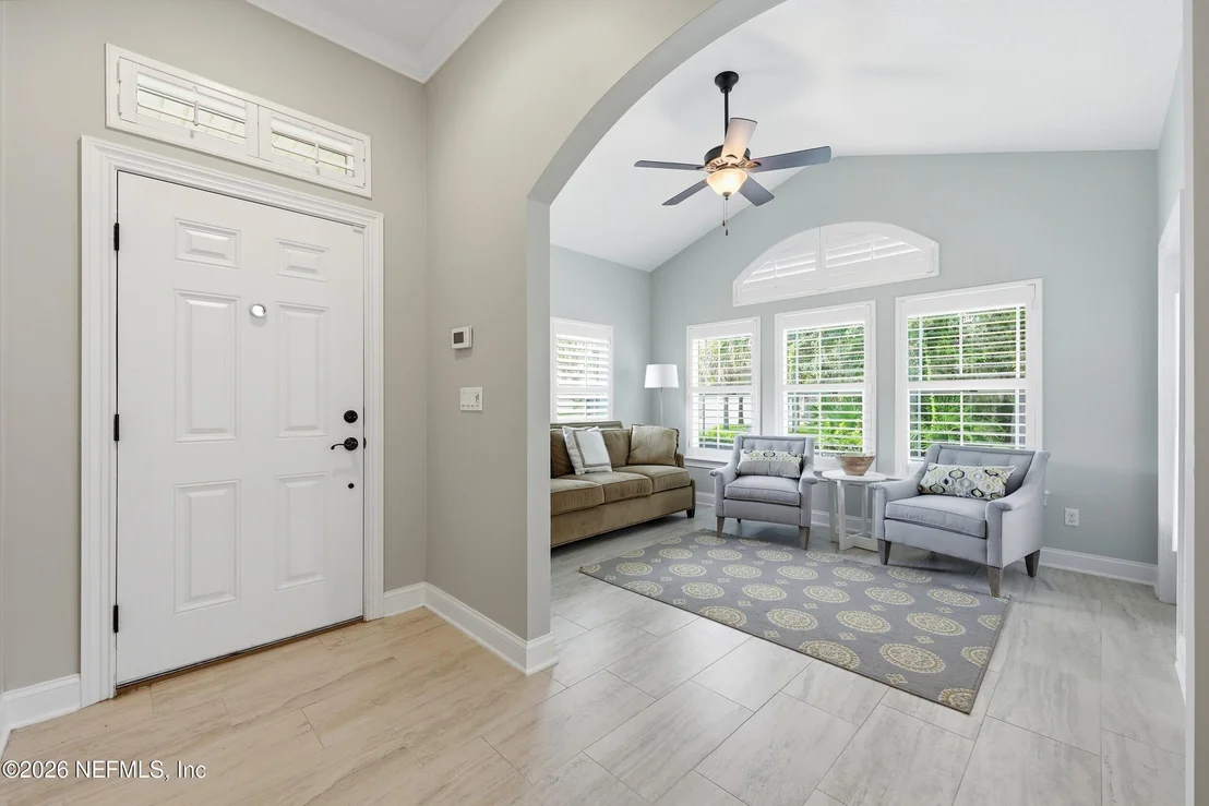 Photo of 382 SELOY Drive
