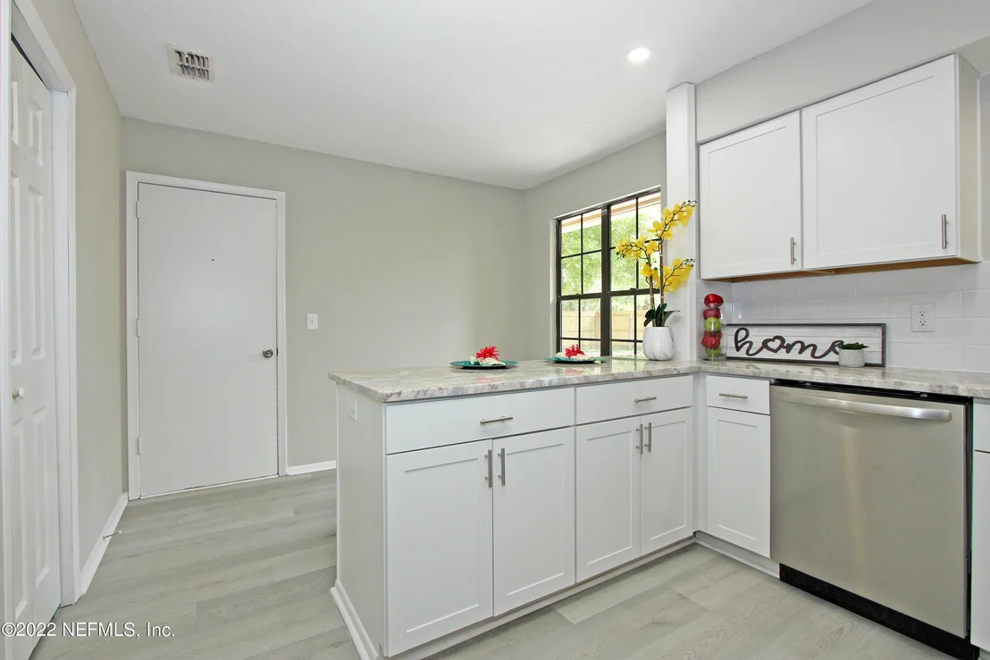 Photo of 8147 WEYBRIDGE Drive