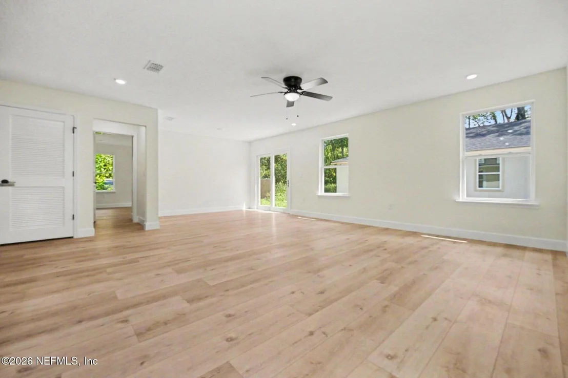 Photo of 1205 SAINT CLAIR Street