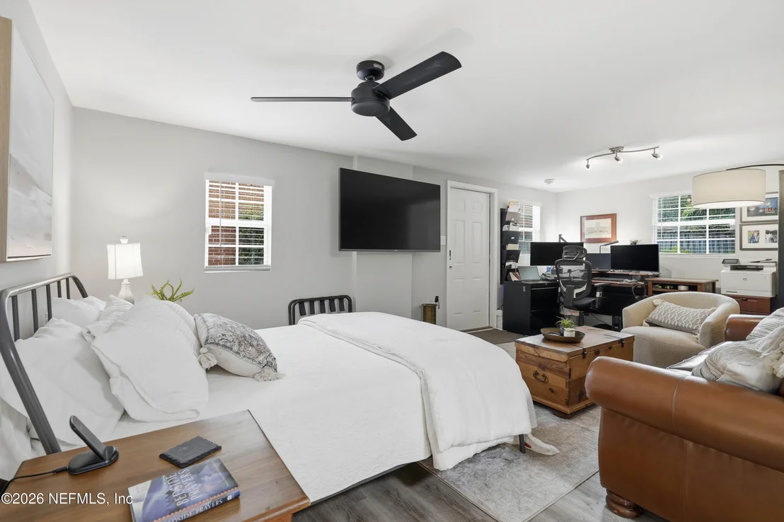 Photo of 1692 PERSHING Road