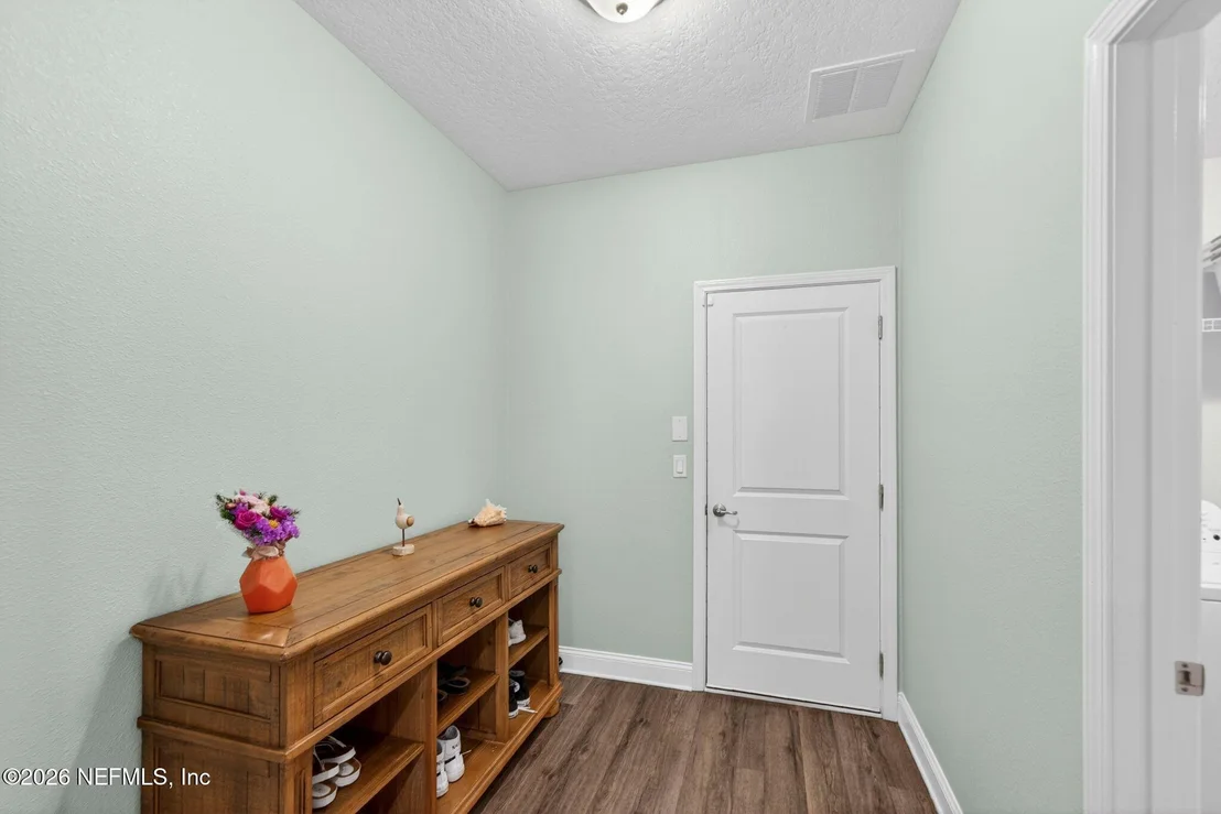 Photo of 604 WILLOW LAKE Drive