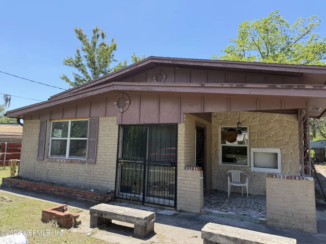 Photo of 5720 CARNATION Road