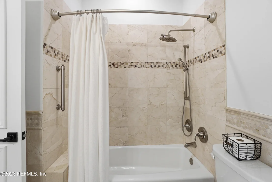 Photo of 531 LE MASTER Drive