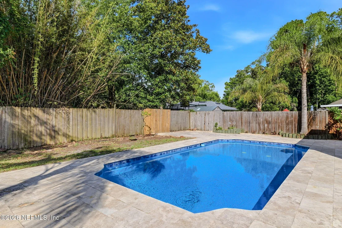 Photo of 880 CLAY Street