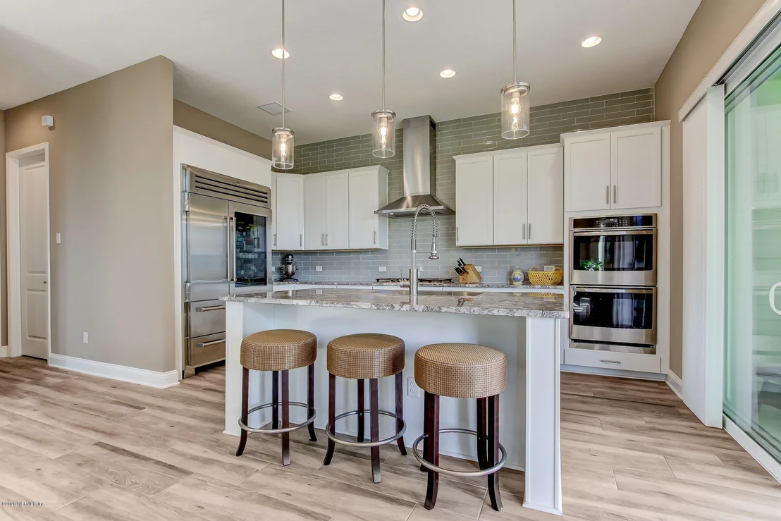 Photo of 386 OUTLOOK Drive