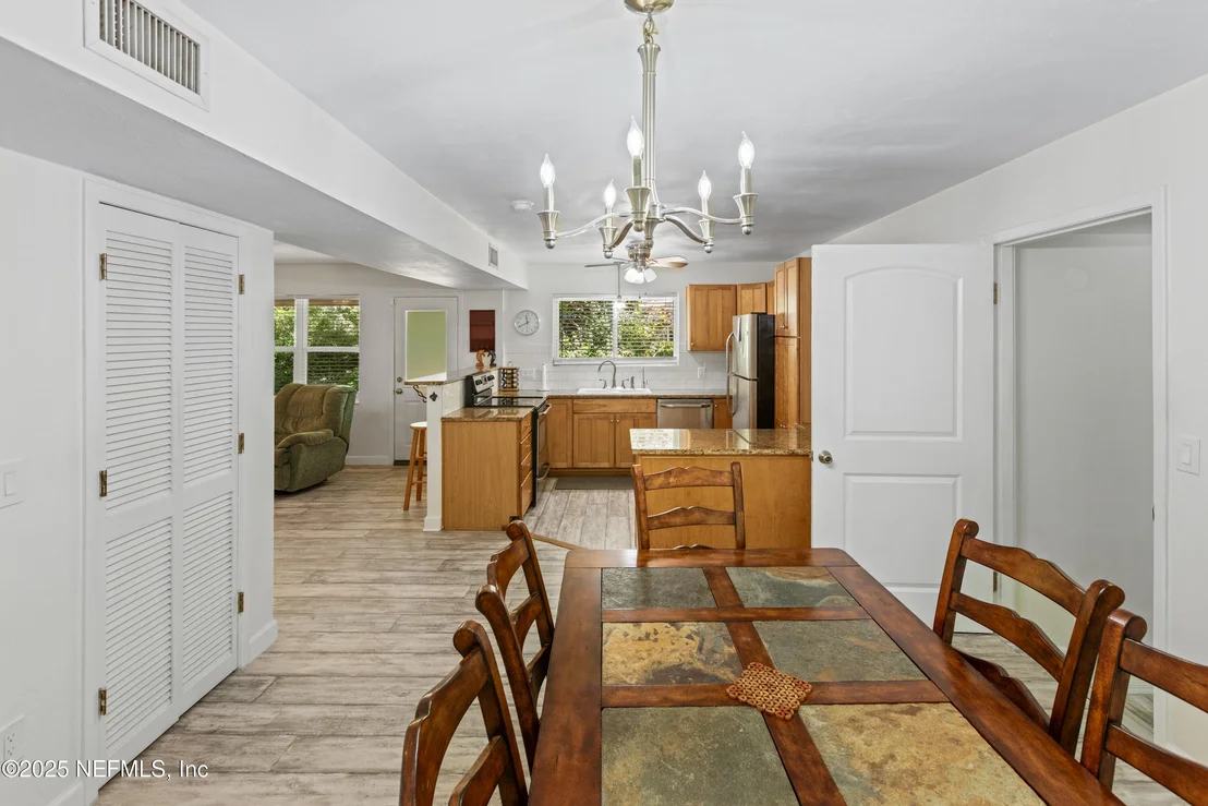Photo of 303 SE 3RD Avenue