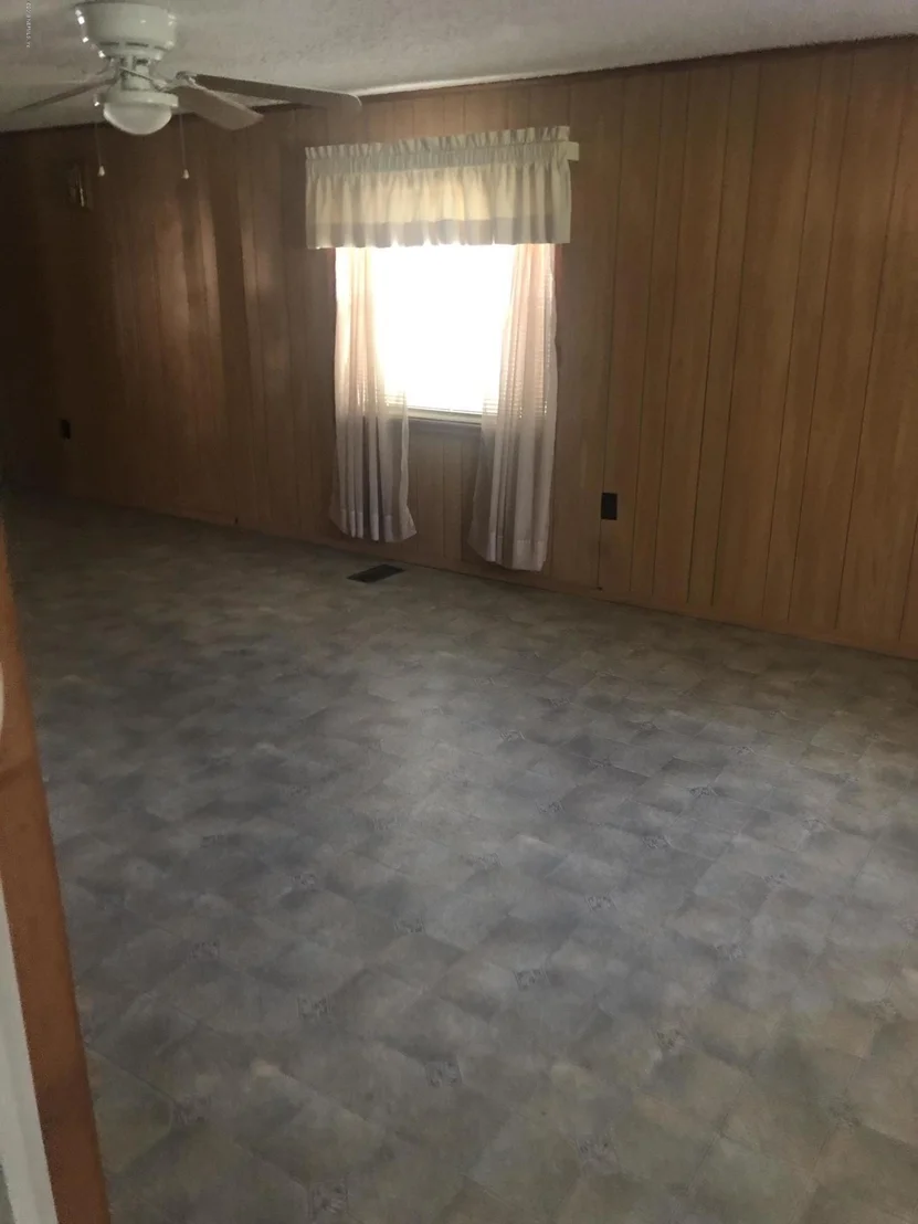 Photo of 610 COLLEY Road