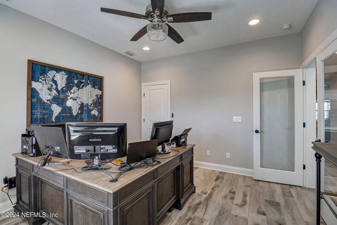 Photo of 117 STANSBURY Lane