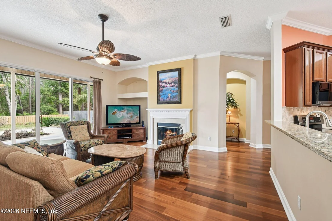 Photo of 145 LAKE RUN Boulevard