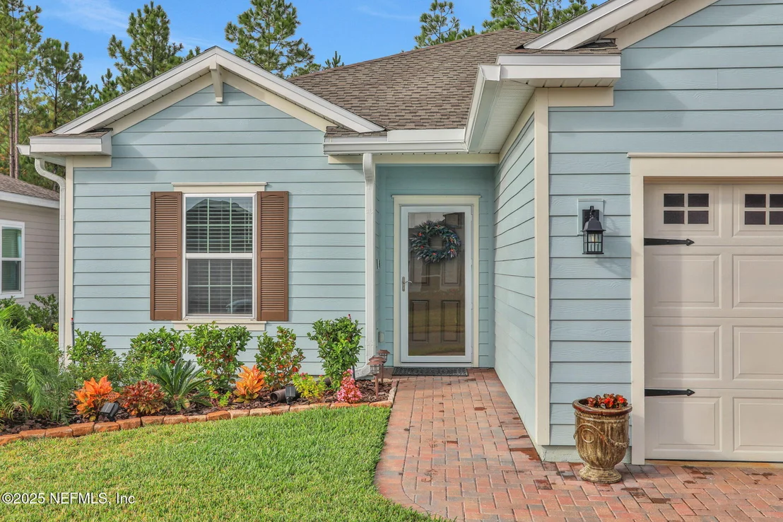 Photo of 75610 PONDSIDE Lane