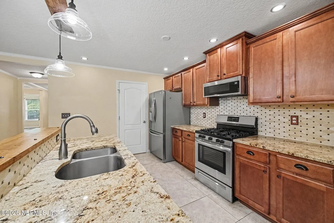 Photo of 137 LAKESIDE Court