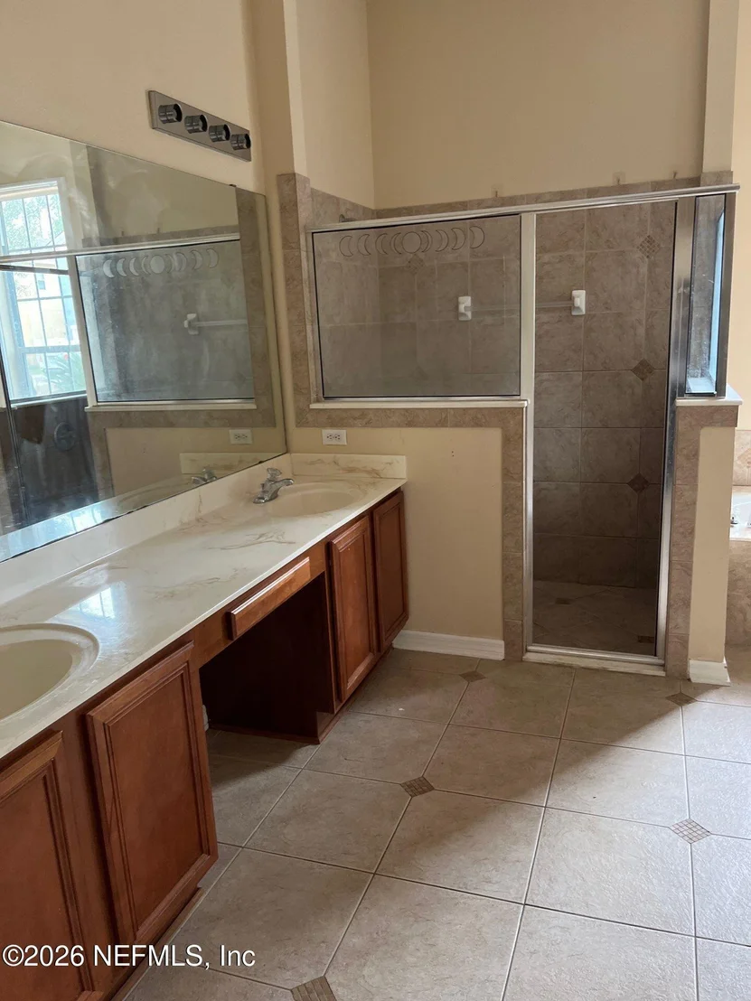 Photo of 688 WAKEVIEW Drive