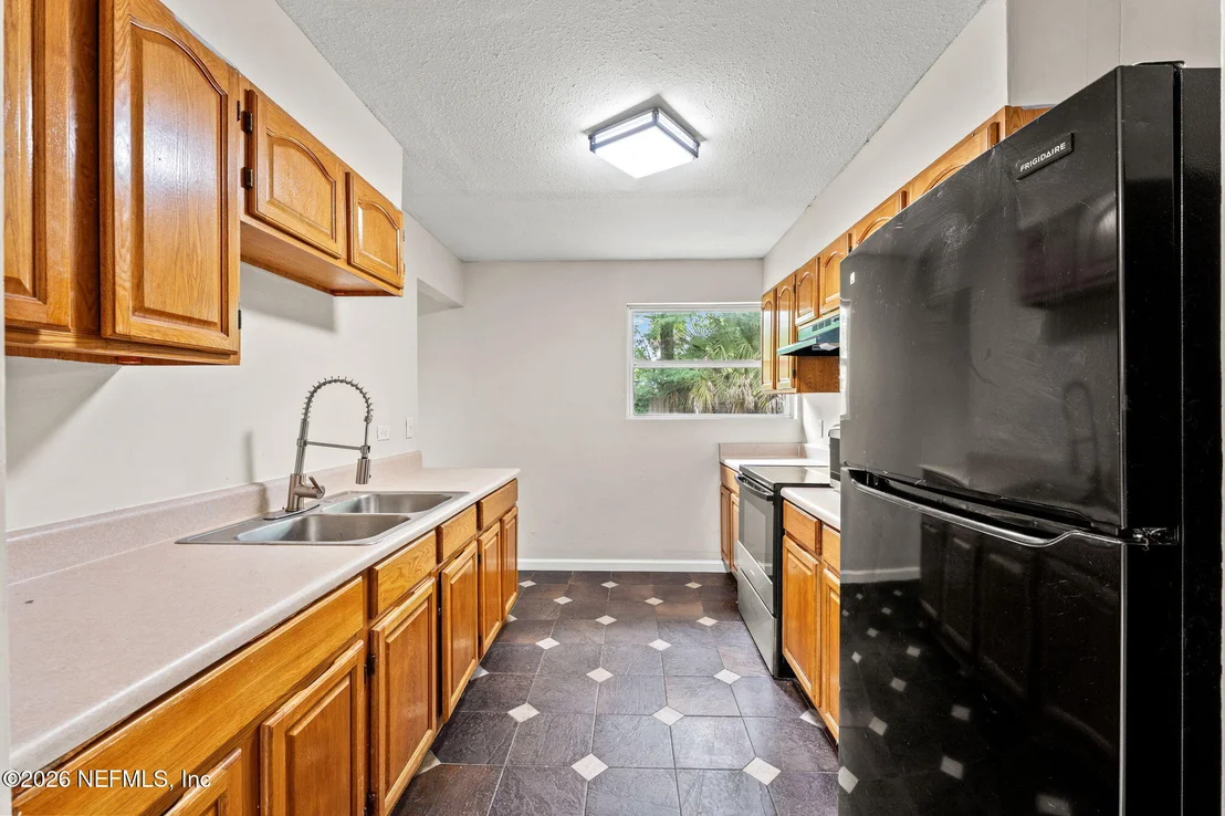 Photo of 6781 TINKERBELL Lane