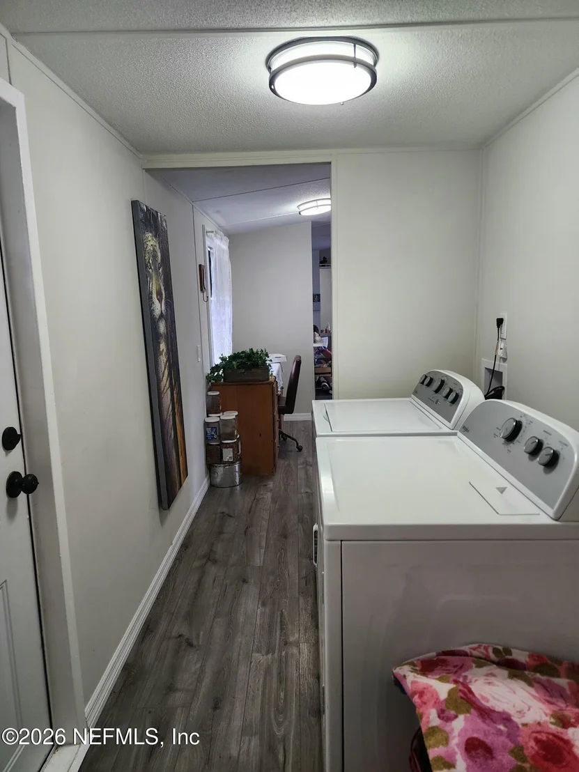 Photo of 231 LAKEVIEW Court