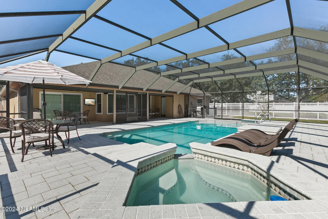 Photo of 800 LAPOMA Way