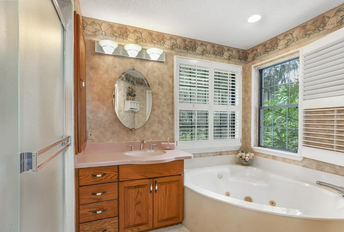 Photo of 8232 RIVER Road