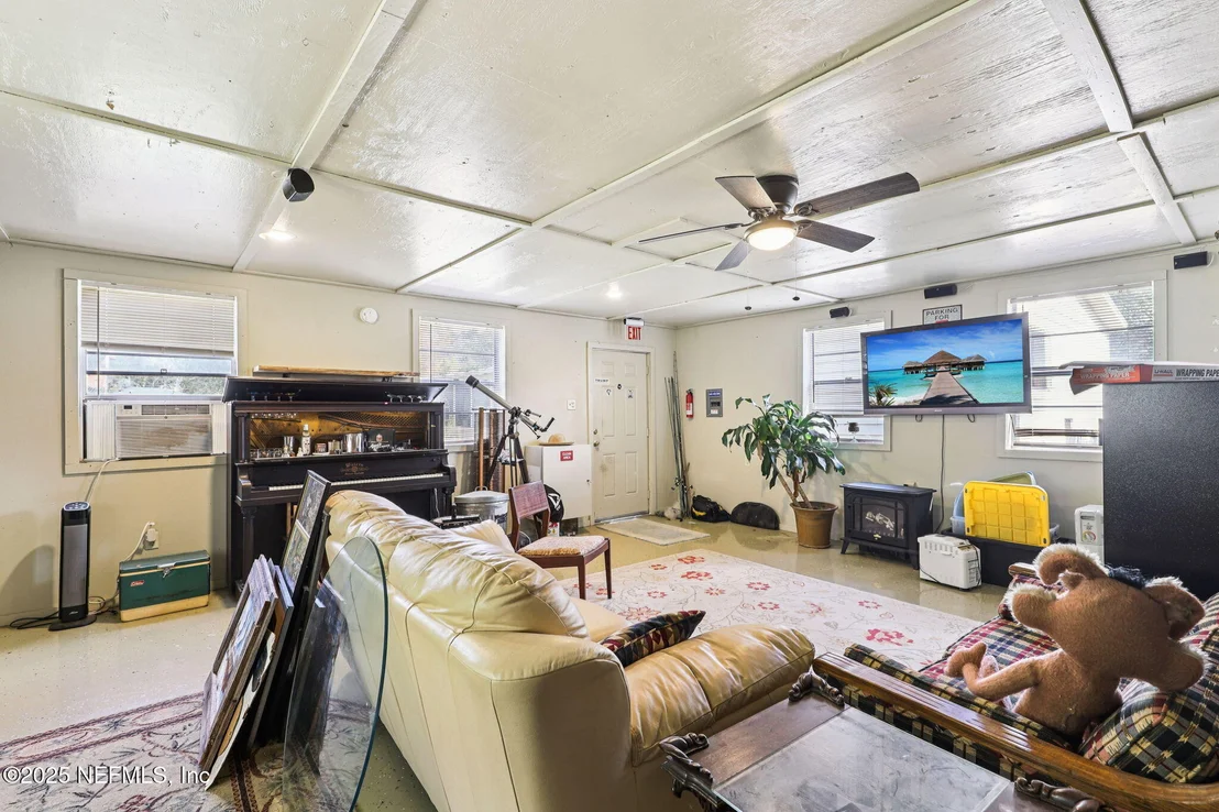 Photo of 8521 COUNTY ROAD 13 N