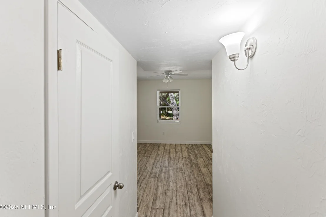 Photo of 303 SE 3RD Avenue