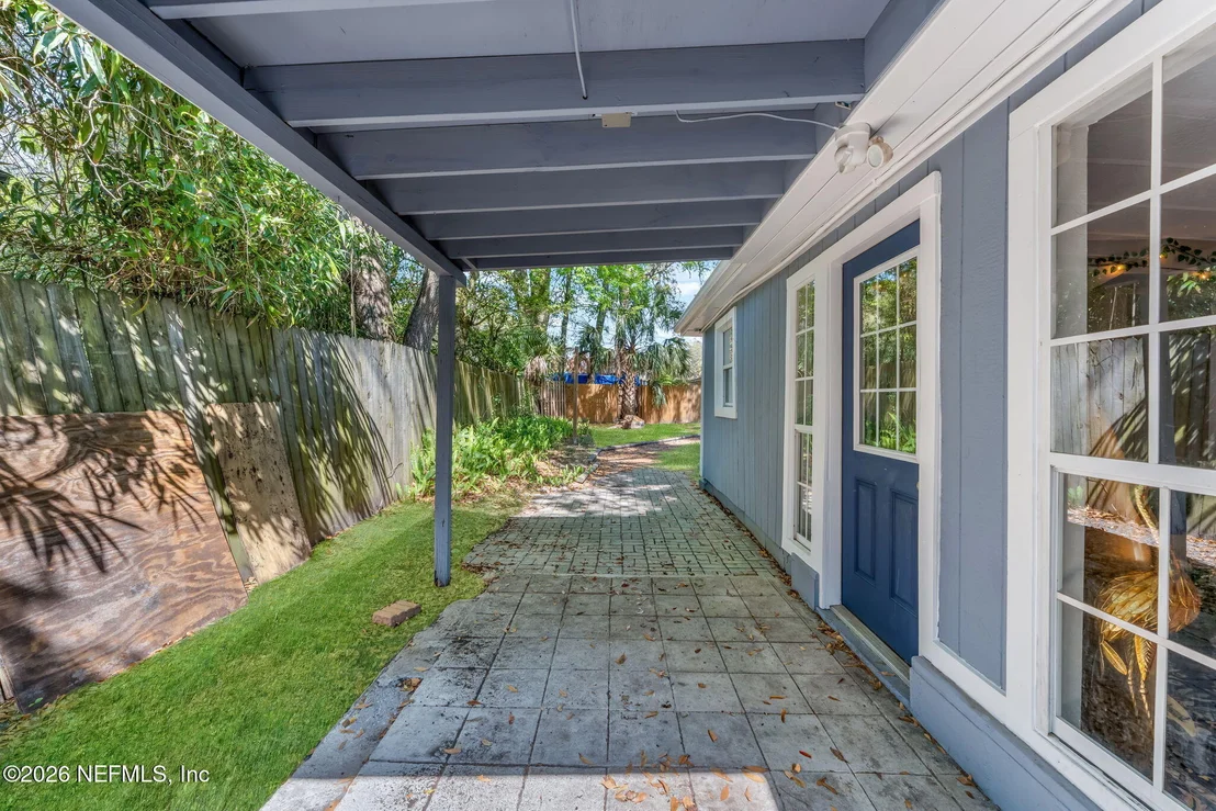 Photo of 7541 MAYAPPLE Road