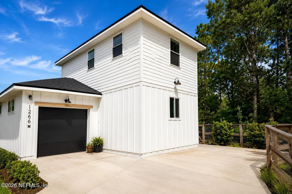 Photo of 1200 N CLAY Street