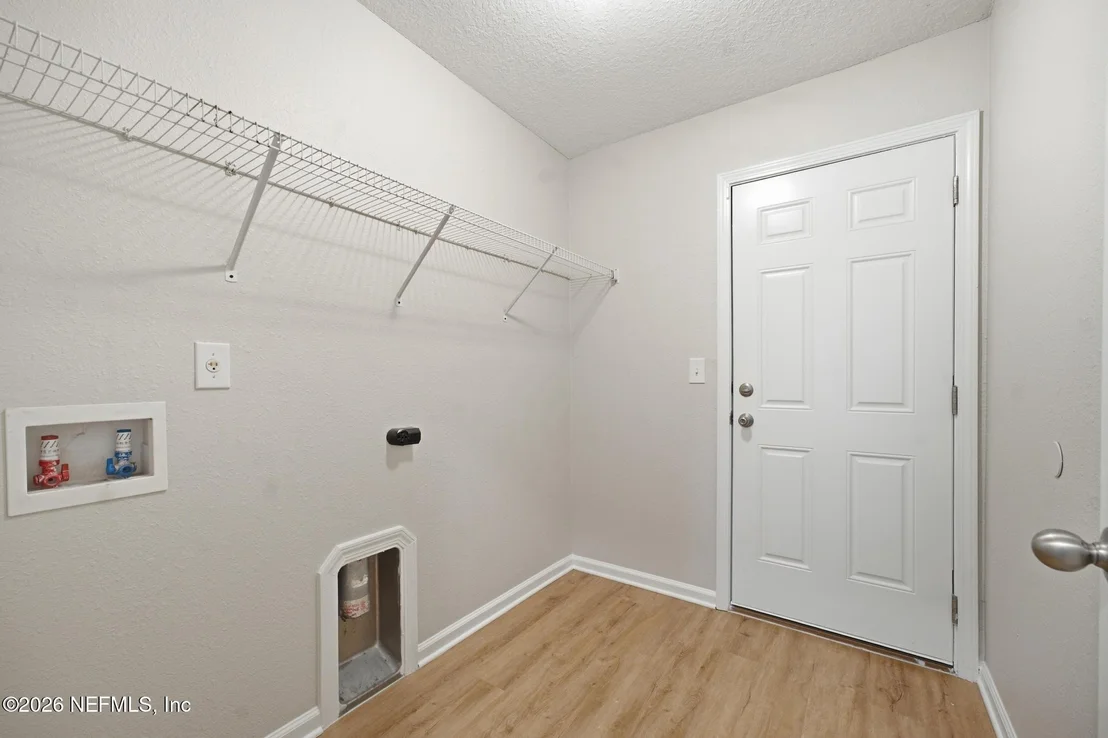 Photo of 4030 HUNTER Circle