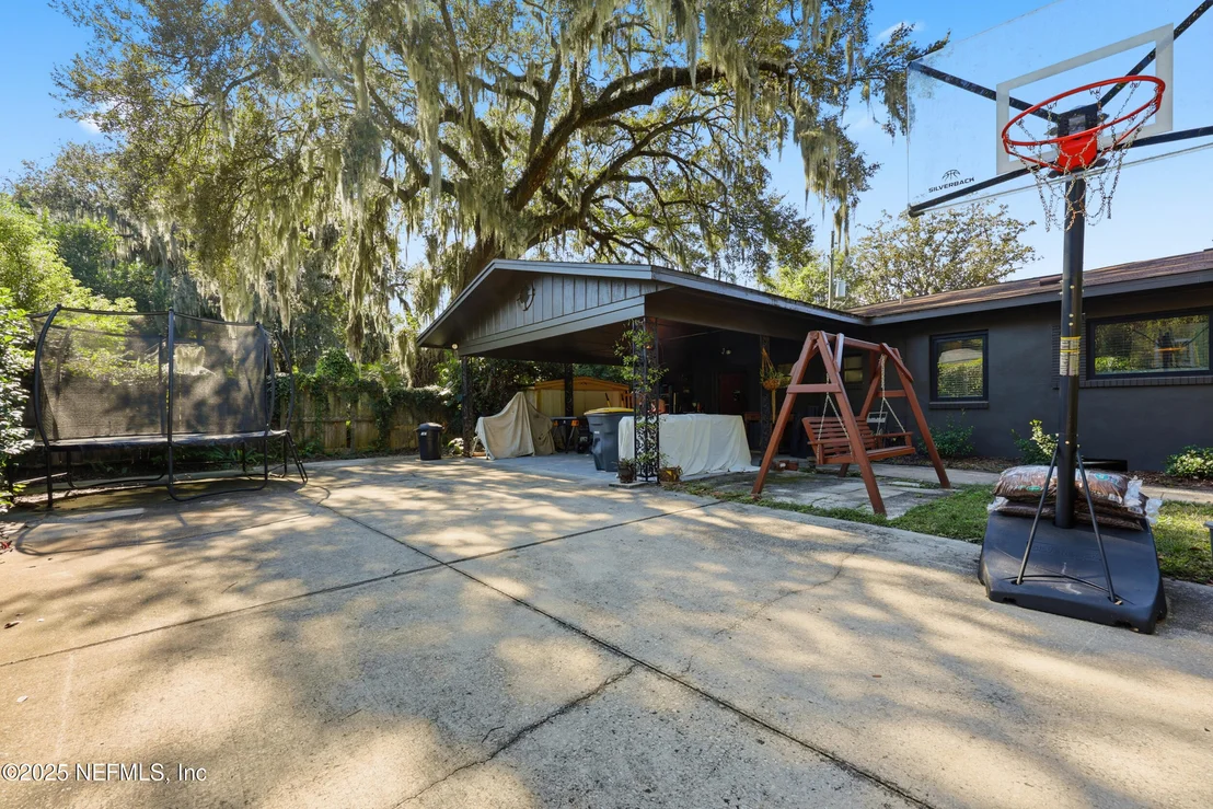 Photo of 1315 MAYFAIR Road