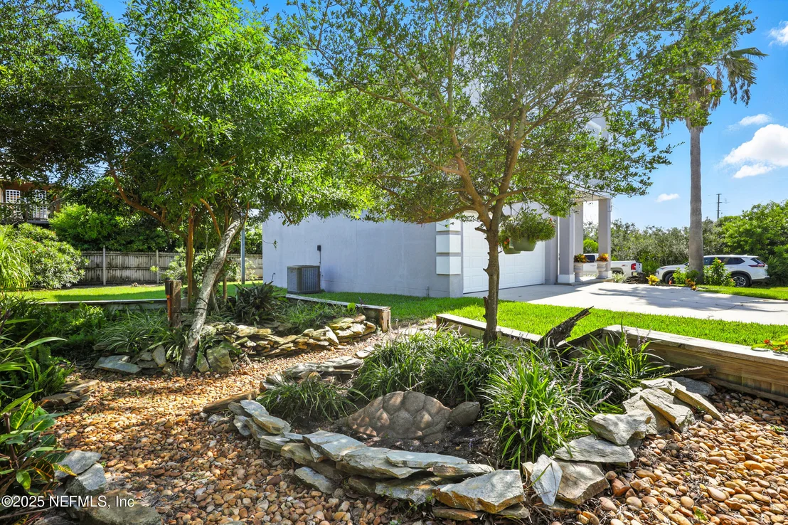 Photo of 41 MILLIKEN Lane