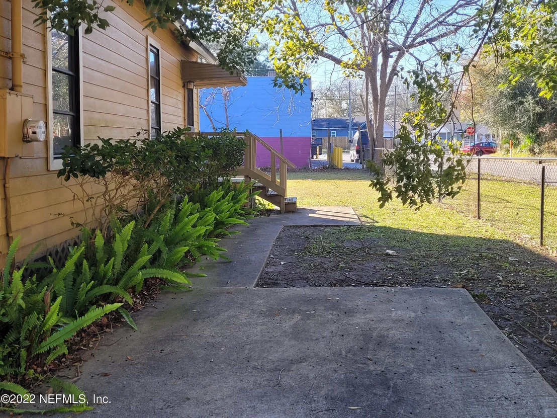 Photo of 1028 DANIEL Street