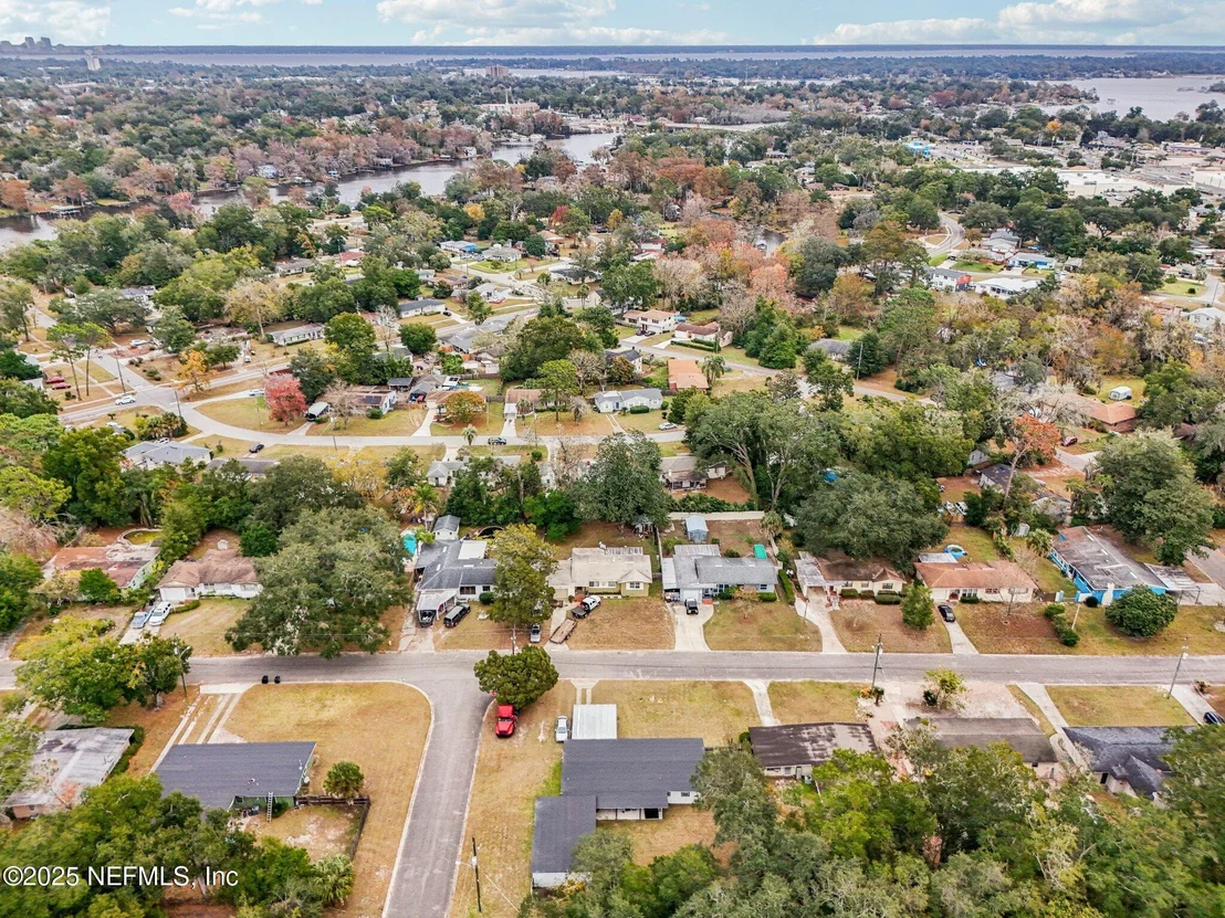 Photo of 5753 CRESTVIEW Road