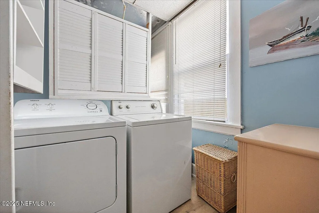 Photo of 517 BEACH Avenue