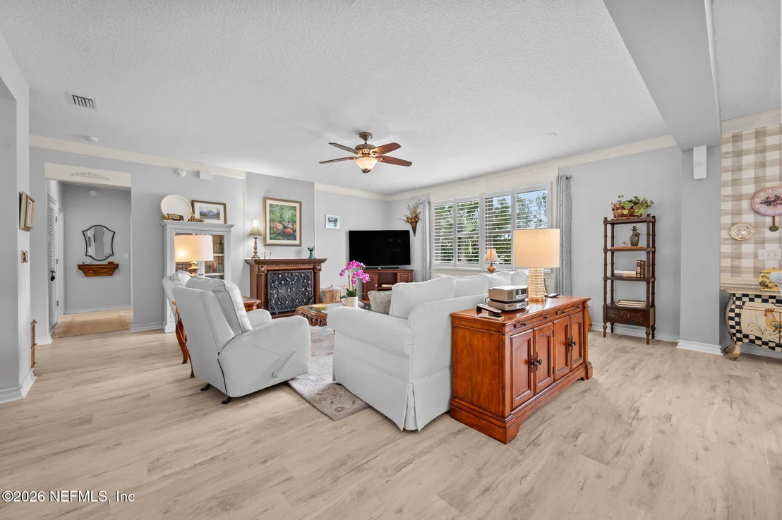 Photo of 216 DEERFIELD GLEN Drive