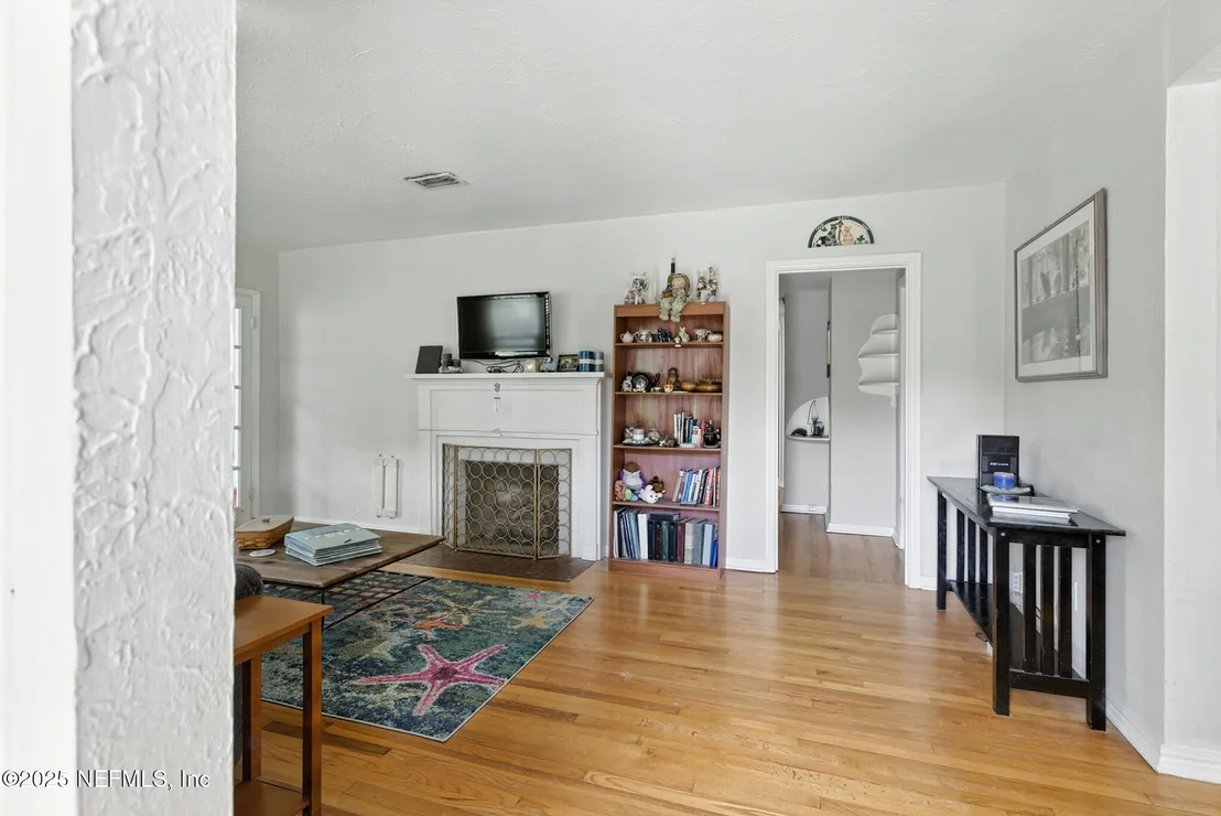 Photo of 1518 PARRISH Place