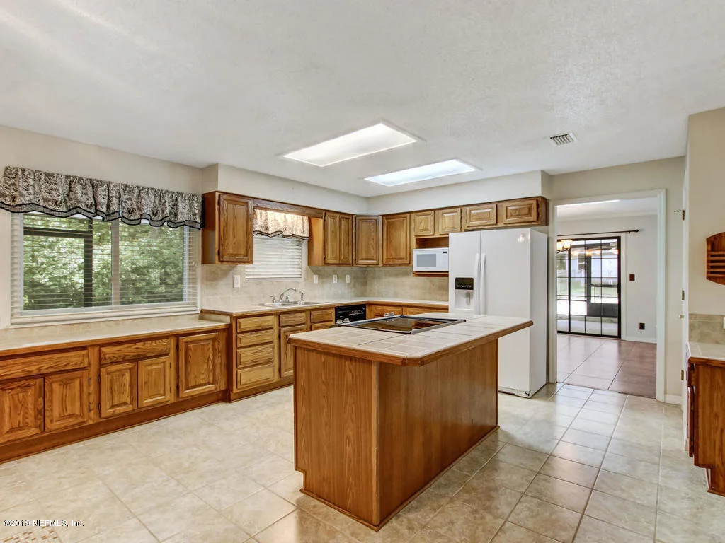 Photo of 2516 BEGONIA Drive