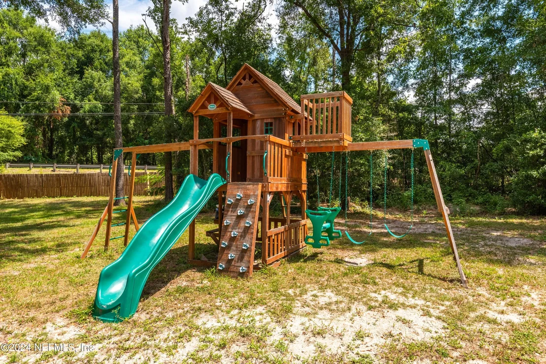 Photo of 2592 MYRTLE Loop