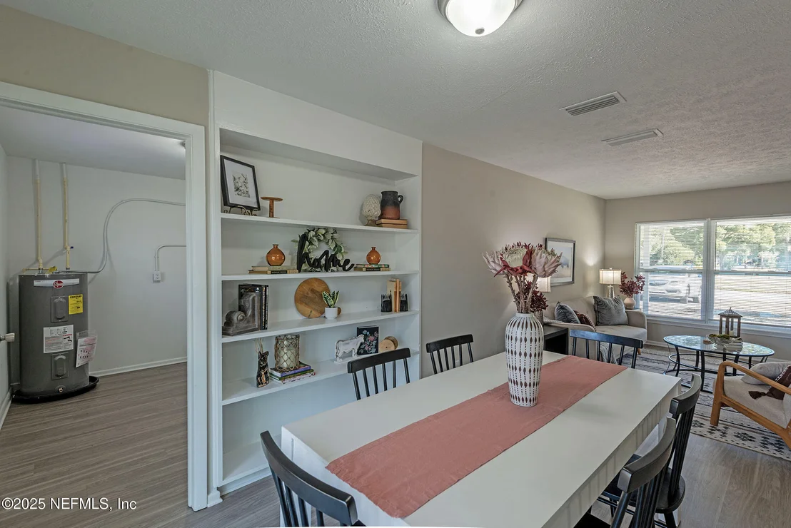 Photo of 2528 LANSDOWNE Drive