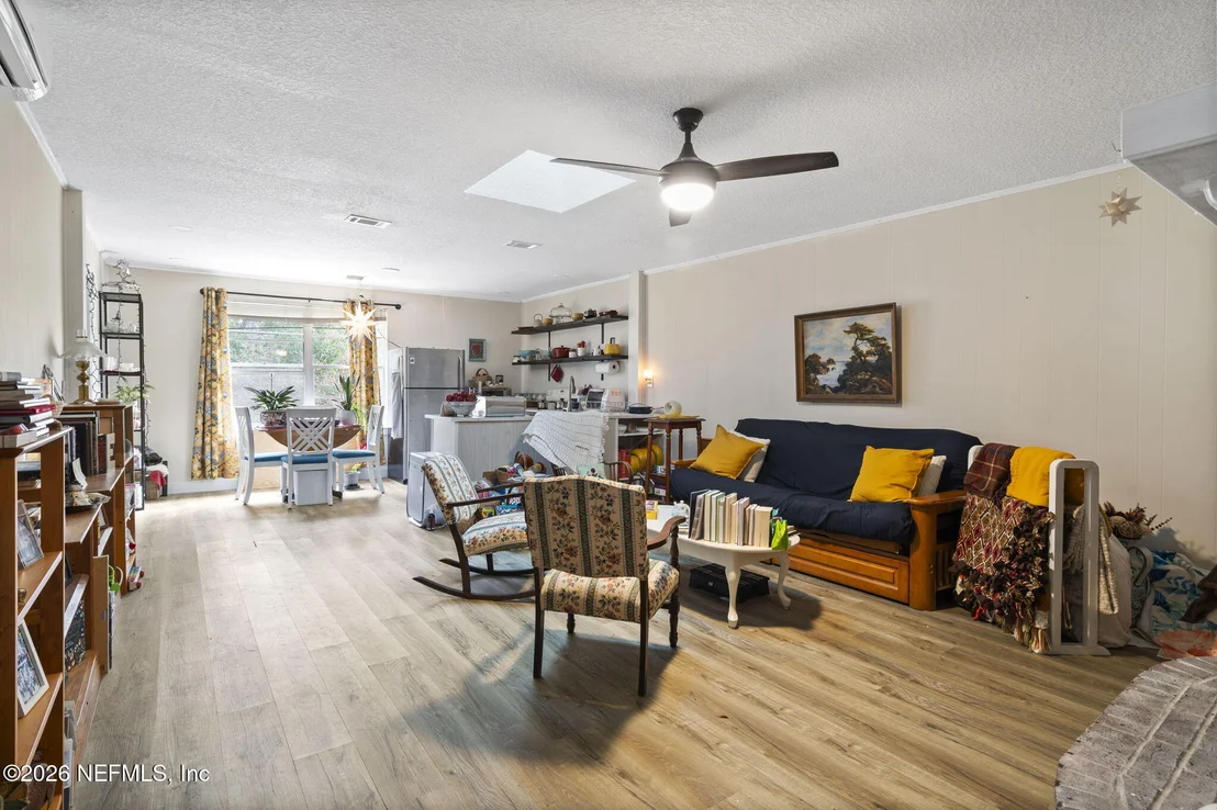 Photo of 517 CLINTON Drive