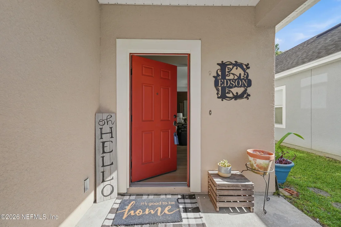 Photo of 324 SILVER GLEN Avenue