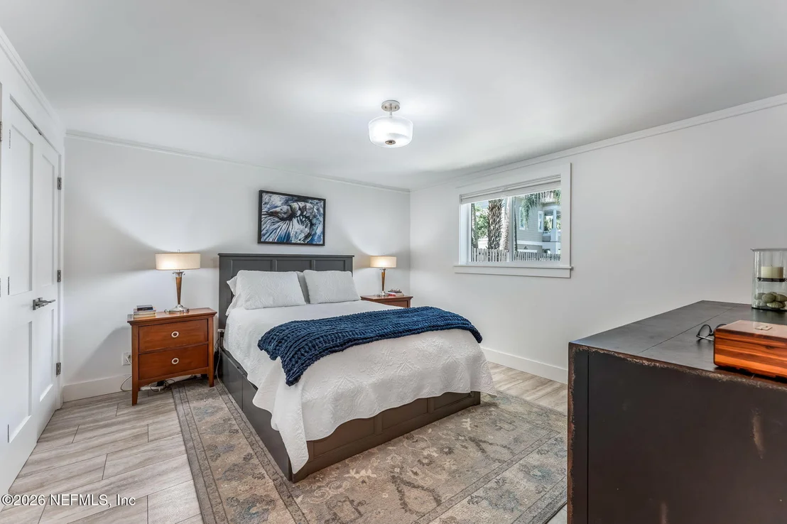 Photo of 1242 BEACH Avenue