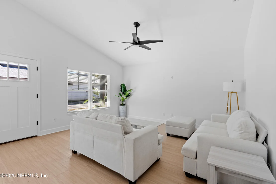 Photo of 908 KENNEDY Drive