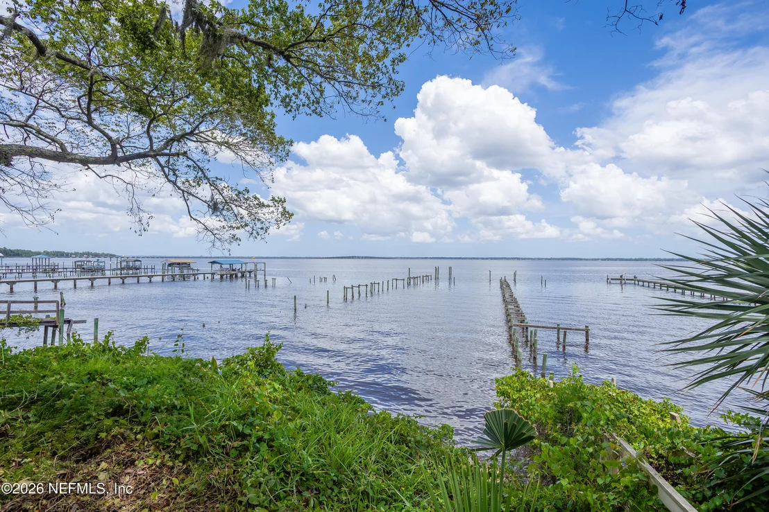 Photo of 1024 RIVER Road