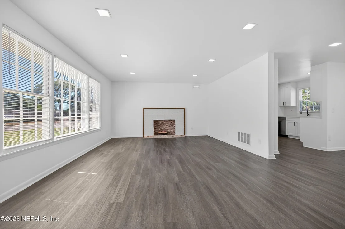 Photo of 7915 ALDERMAN Road