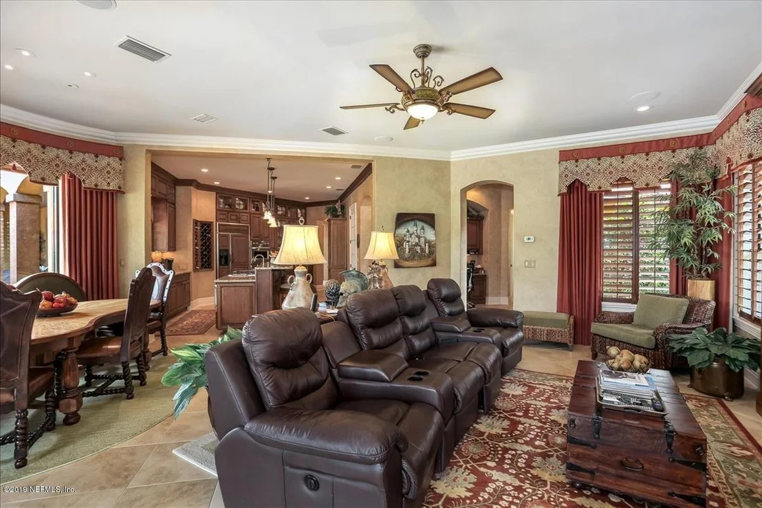 Photo of 1180 REGISTRY Boulevard