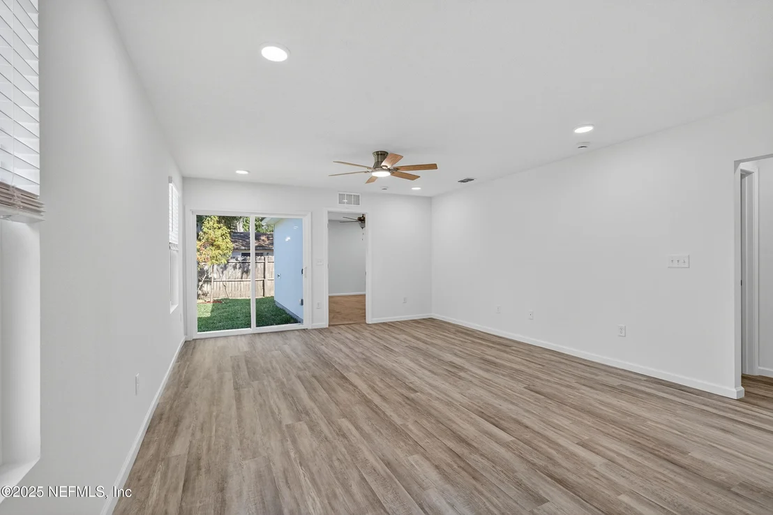 Photo of 8513 DANDY Avenue