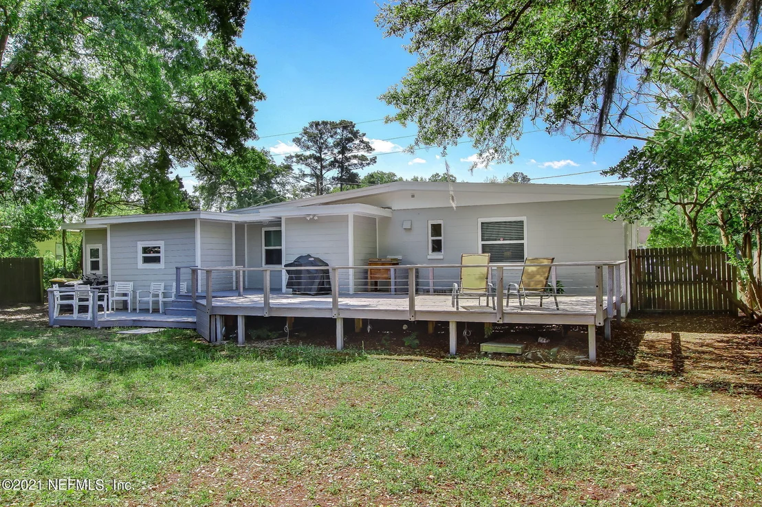 Photo of 2477 COMMUNITY Road